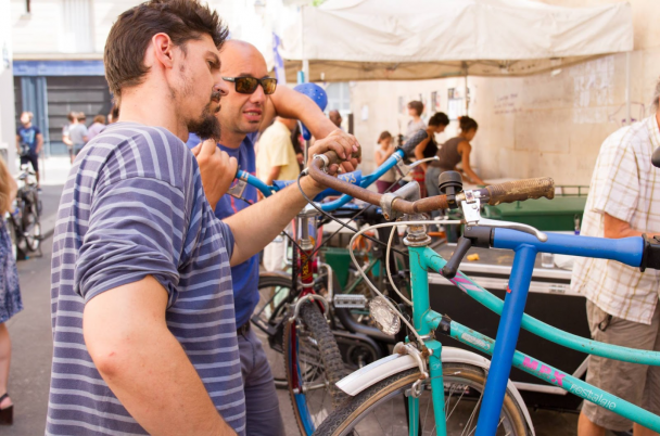 Atelier itinérant de réparation de vélos