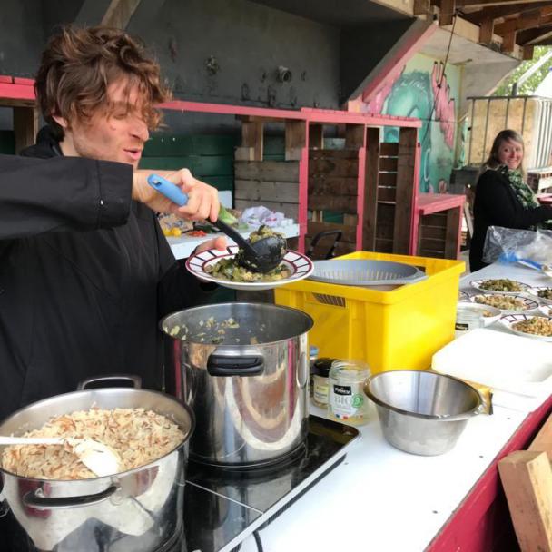 On parle, on mange? : parler d'alimentation pour agir sur les représentations
