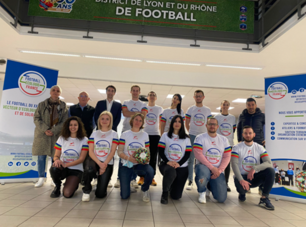 Sensibiliser et activer des publics dans la transition écologique en passant par le football